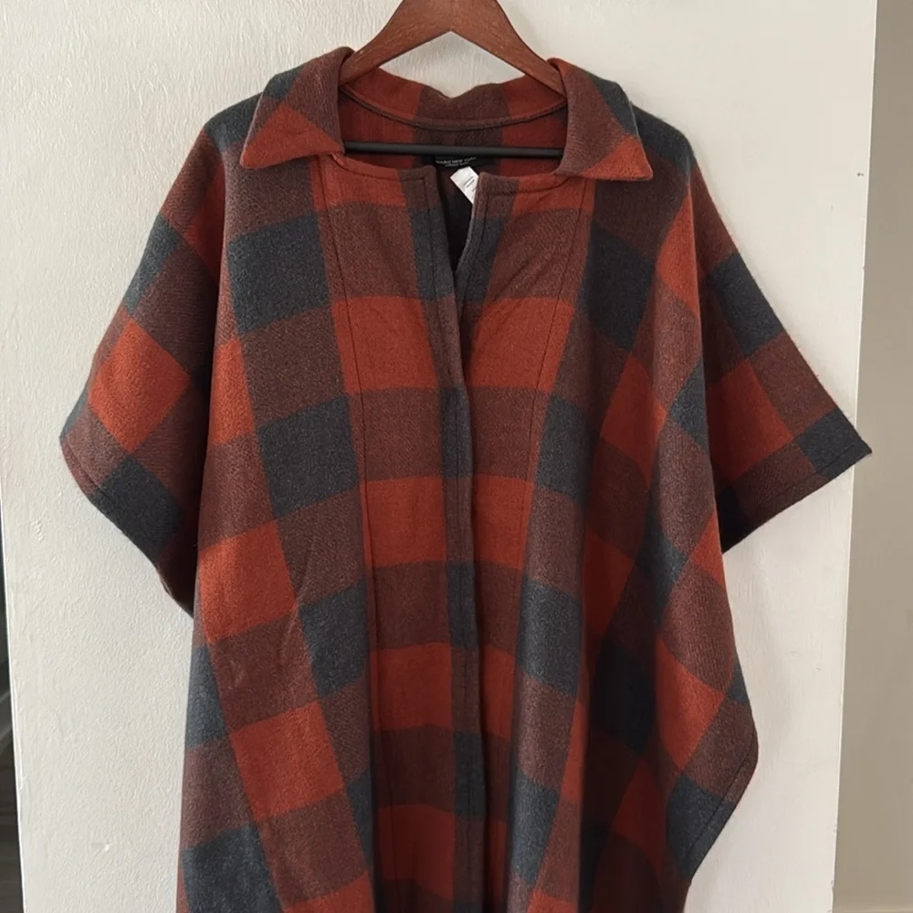 Marc New York Shawl Poncho Plaid Blanket Scarf one Size Snap Closure NEW